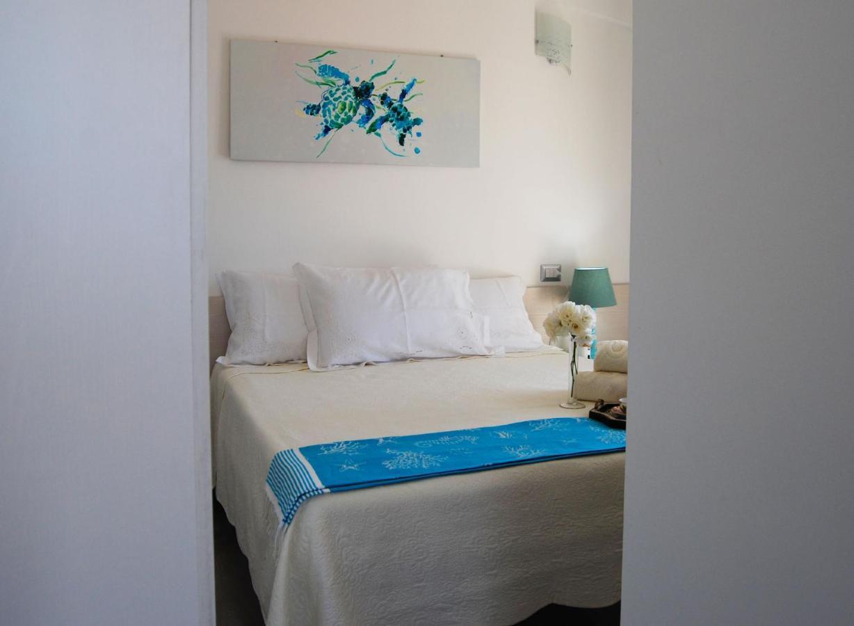 B&B Capo Rizzuto Fronte Mare Bagian luar foto