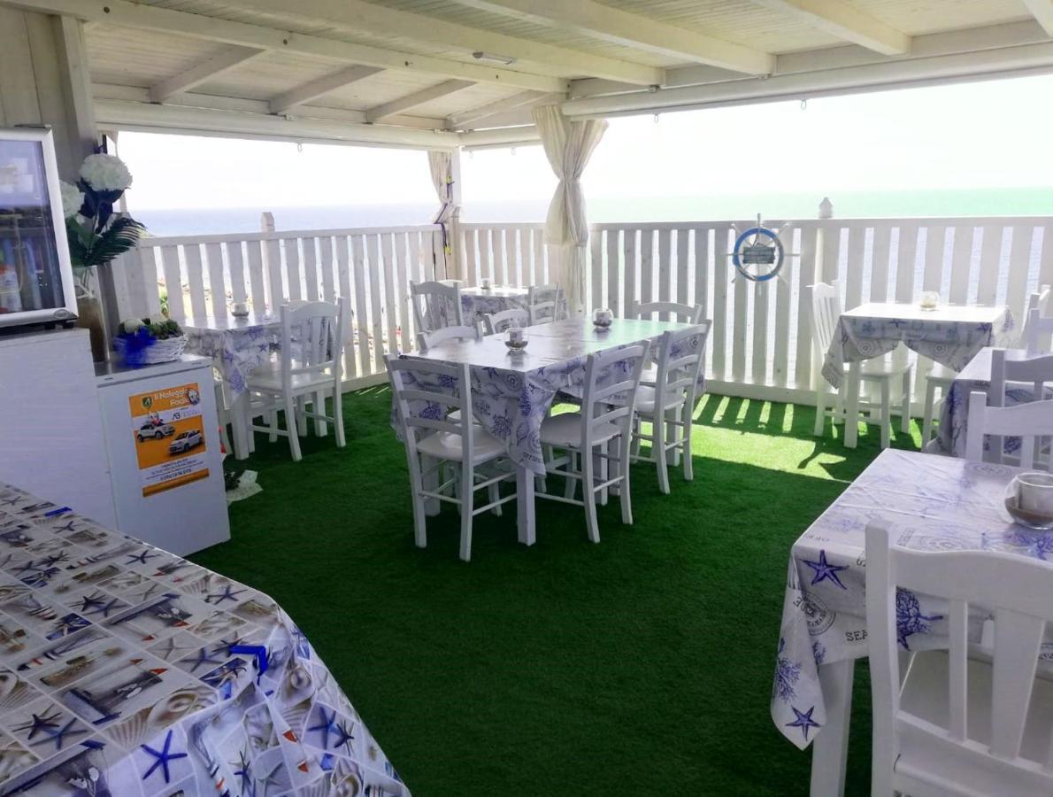 B&B Capo Rizzuto Fronte Mare Bagian luar foto
