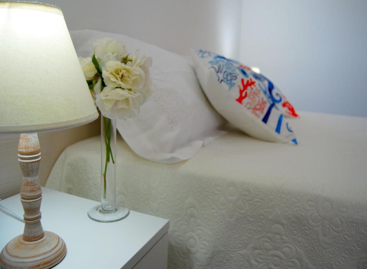 B&B Capo Rizzuto Fronte Mare Bagian luar foto