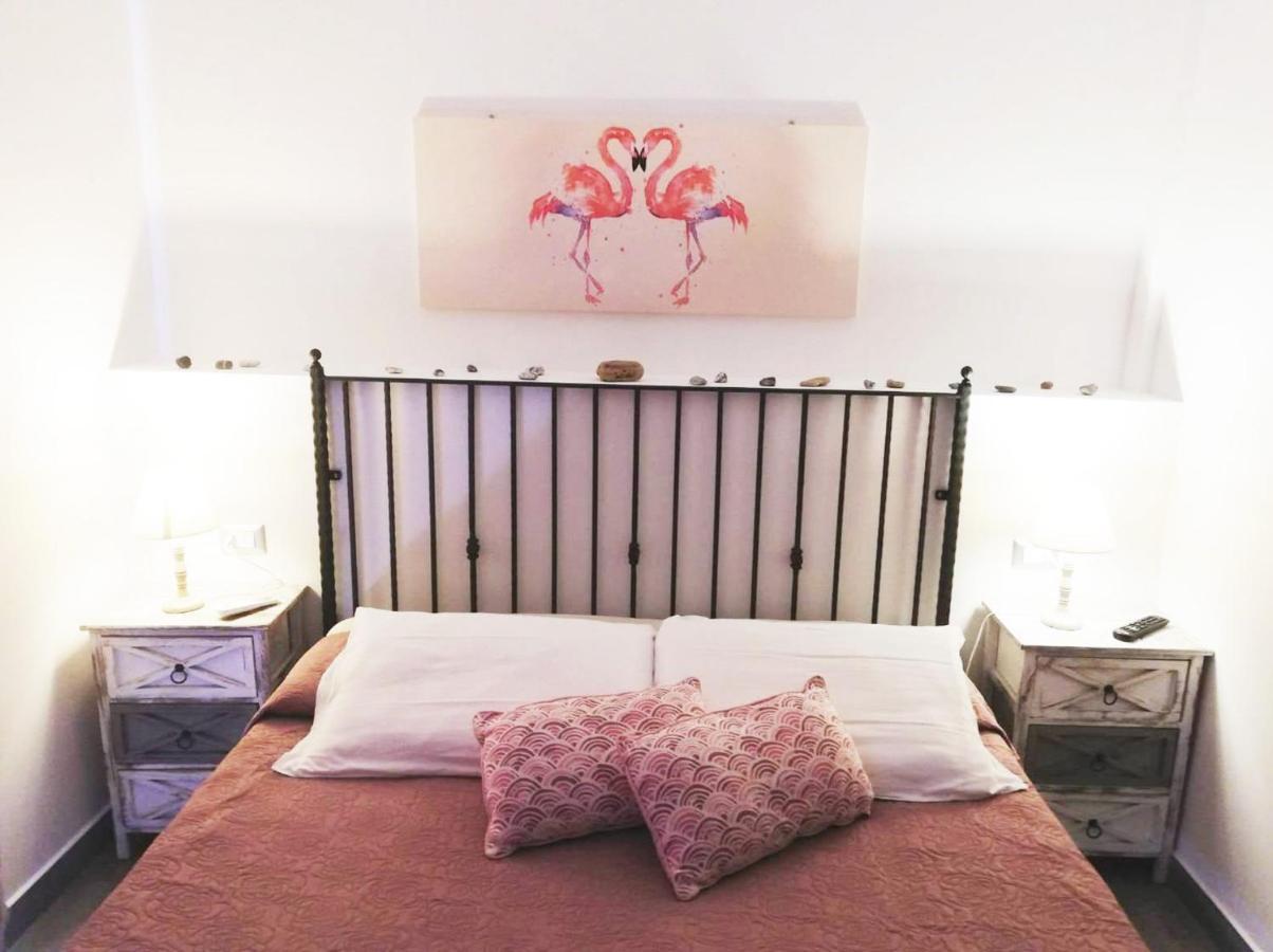 B&B Capo Rizzuto Fronte Mare Bagian luar foto