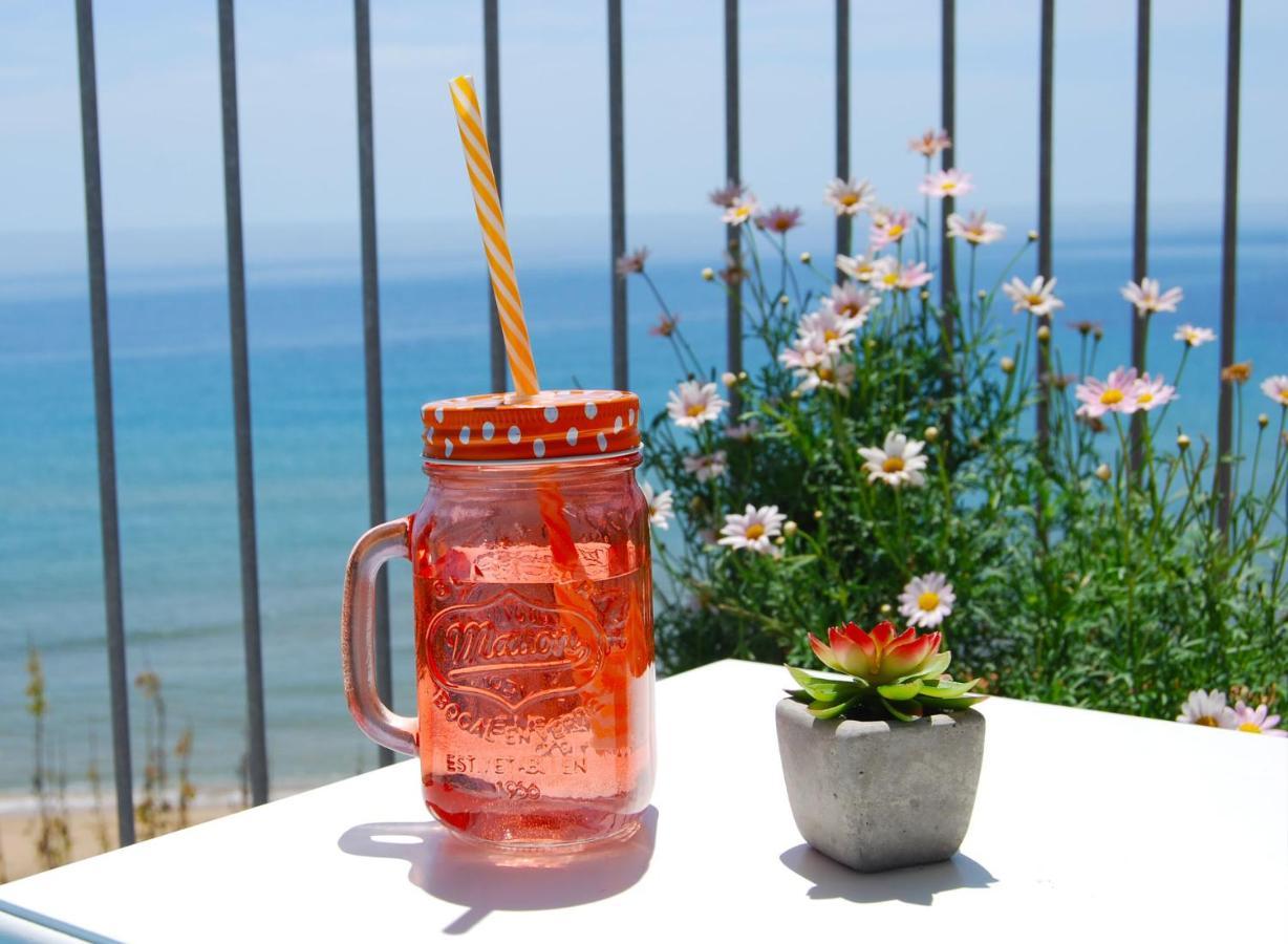 B&B Capo Rizzuto Fronte Mare Bagian luar foto
